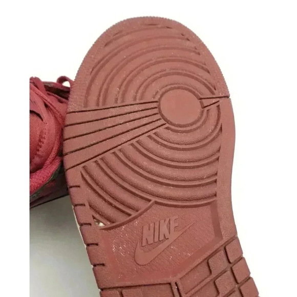 Nike AIR JORDAN 1 Retro Mid Reverse Banned 2017 (554724-601) Mens 11.5 Red Black - Picture 10 of 10